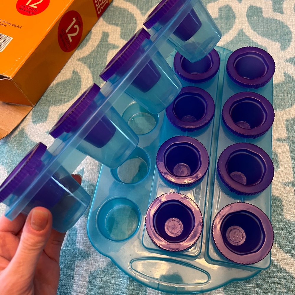 Ice Shot Glasses Mold - Make your own ice shot glasses!